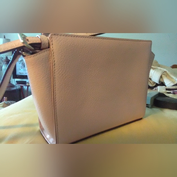 BNWOT KATE SPADE LIGHT PINK CROSSBODY ADJ. STRAPS LEATHER PINK INSIDE ZIP. PKT - Picture 4 of 10